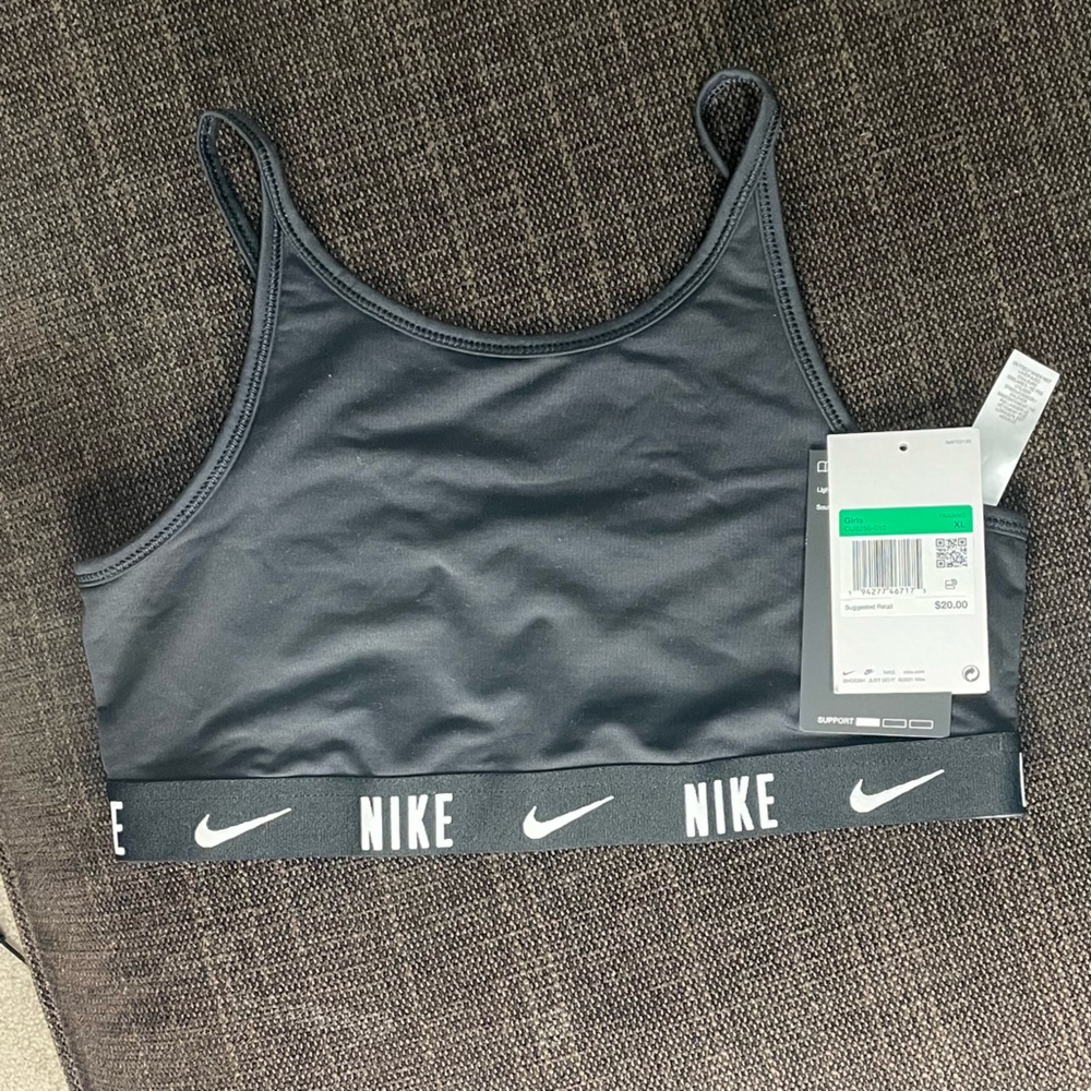NWT Nike girls sports bra size xl